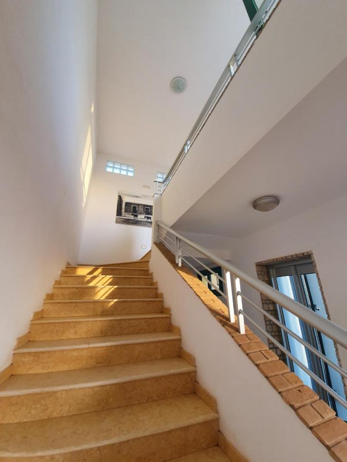 Holiday Properties Commercial Center Santa Maria Bagian luar foto